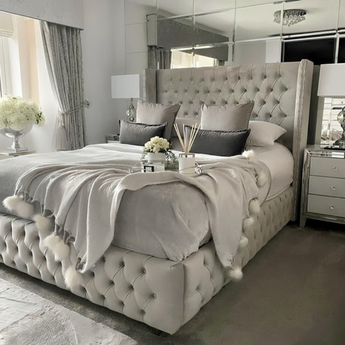 Chesterefield winged bed - winged, frame
